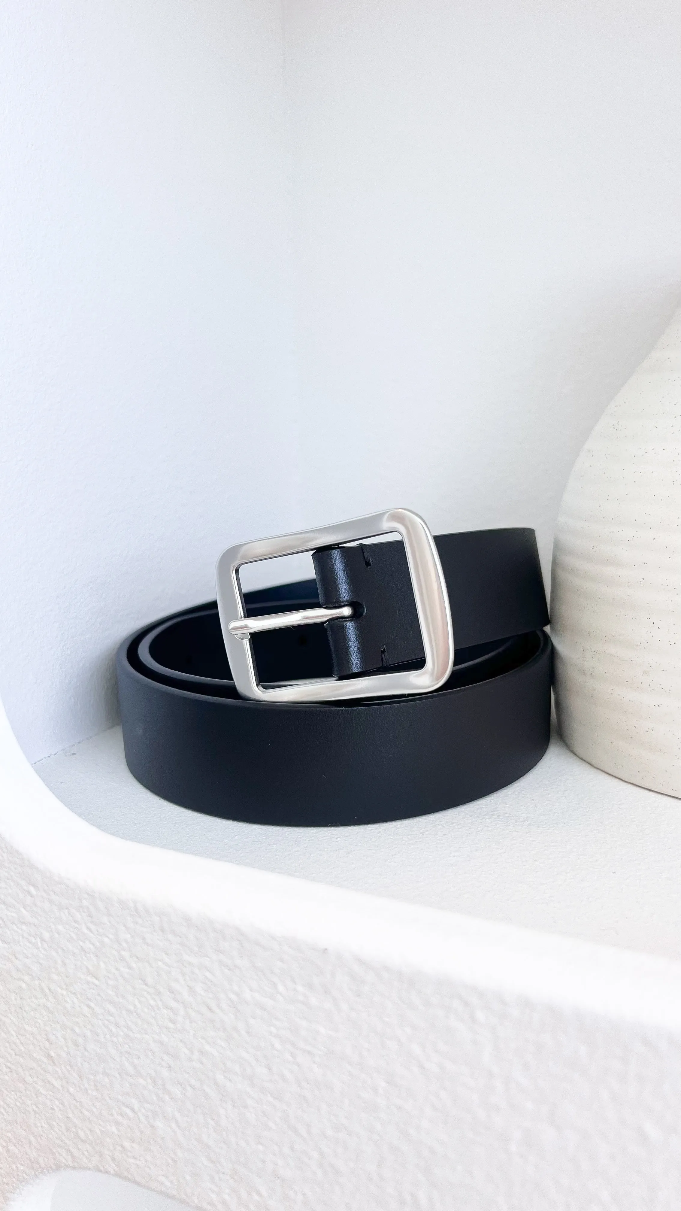 Classic Leather Belt - Black