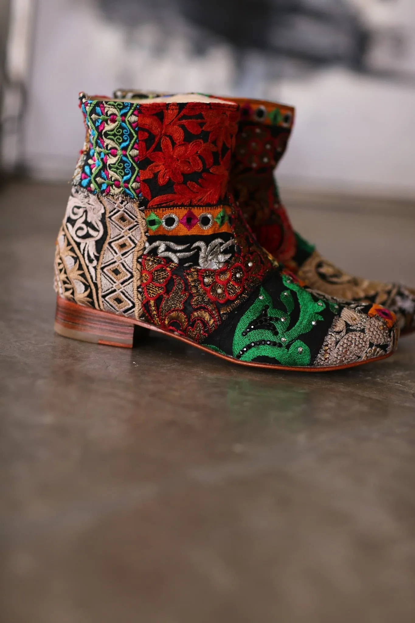 EMBROIDERED PATCHWORK BOOTS ROMY