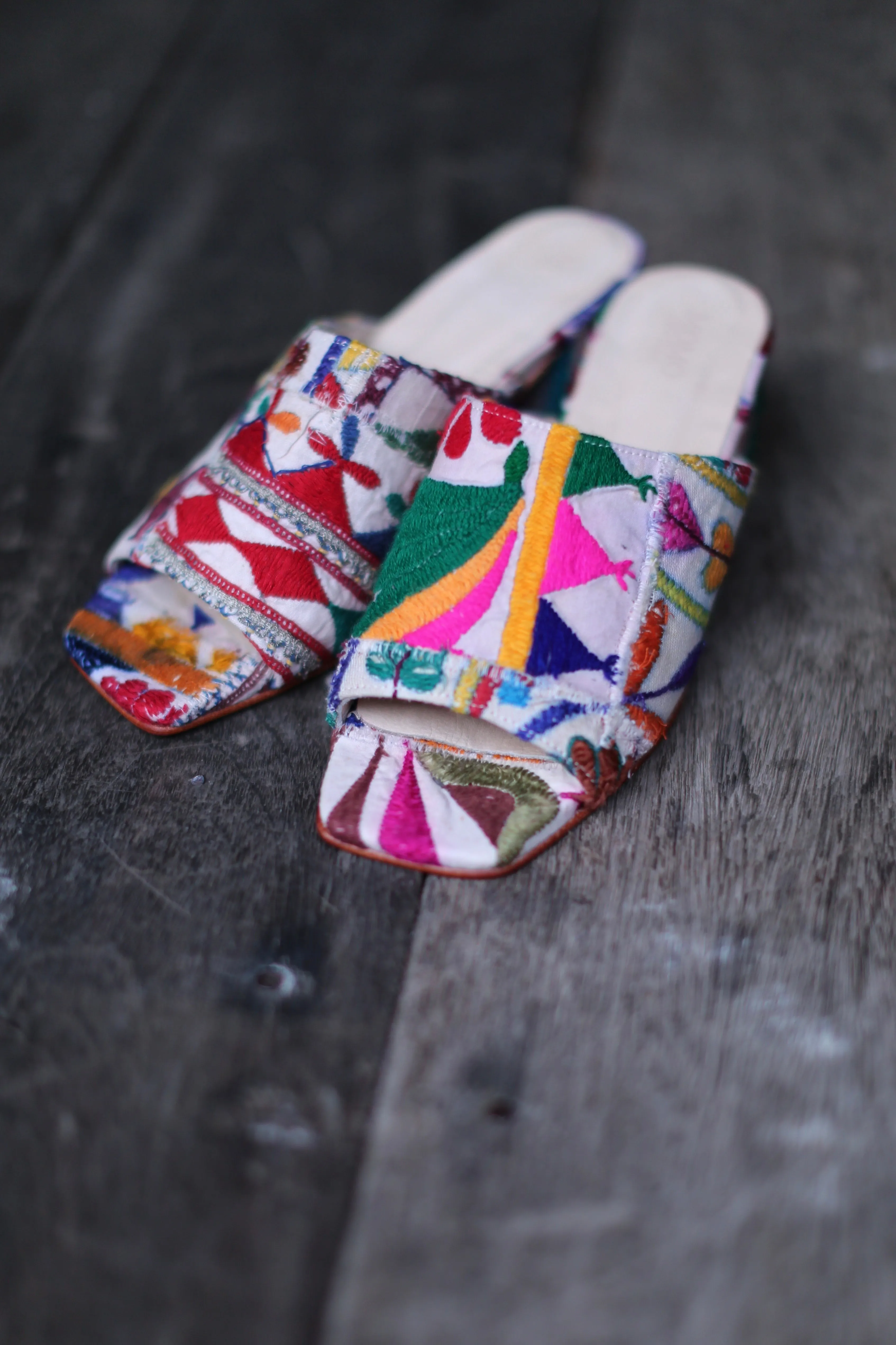 EMBROIDERED PATCHWORK MULES LULU