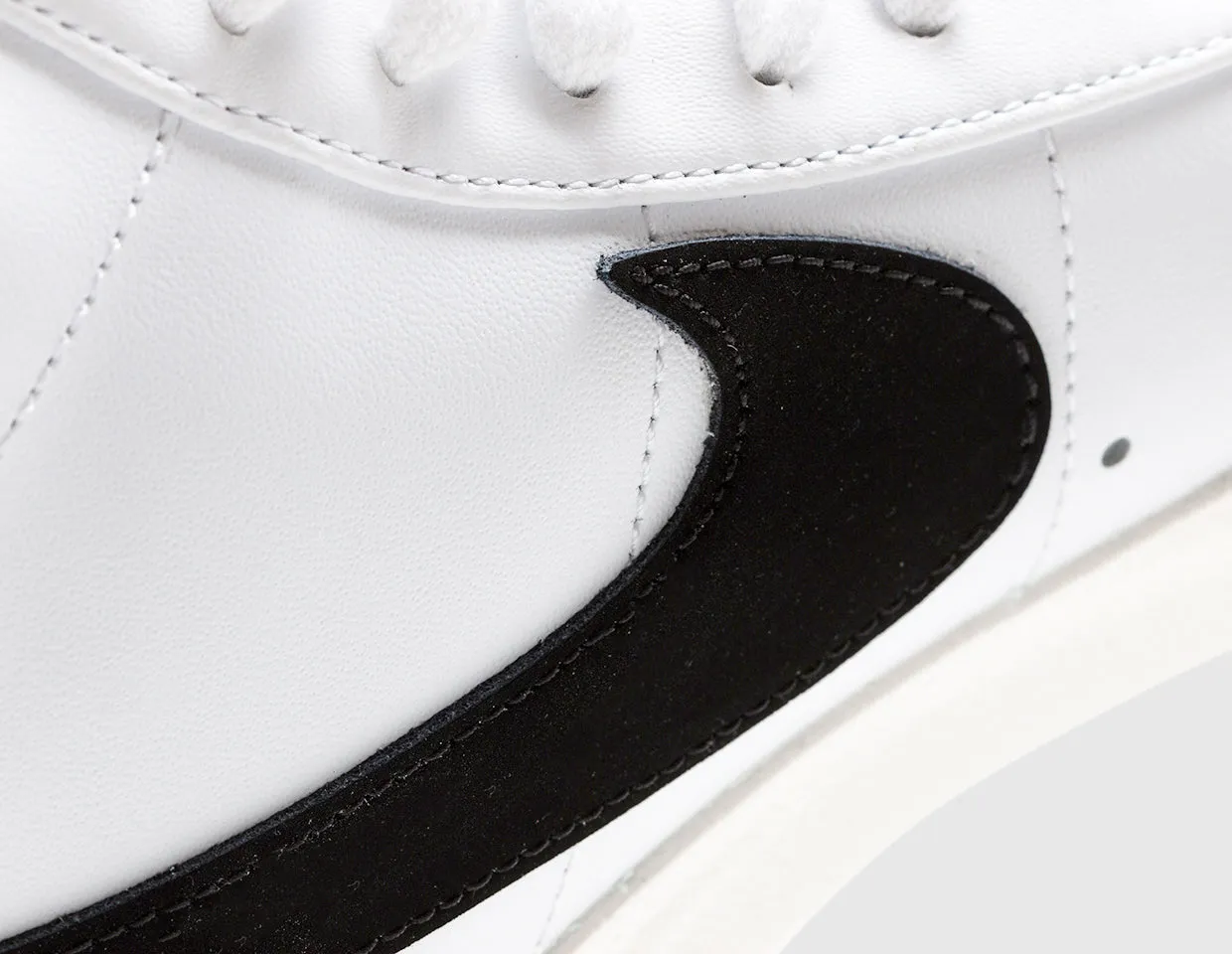 Nike Blazer Mid '77 Vintage White / Black